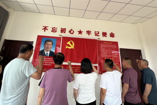 太原阳曲县西黄水村开展“年年敬老承传统  岁岁赠粽表孝心”主题党日活动