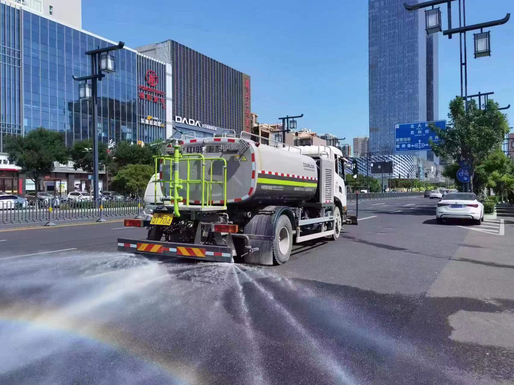 太原杏花岭区开启夏日环卫作业模式