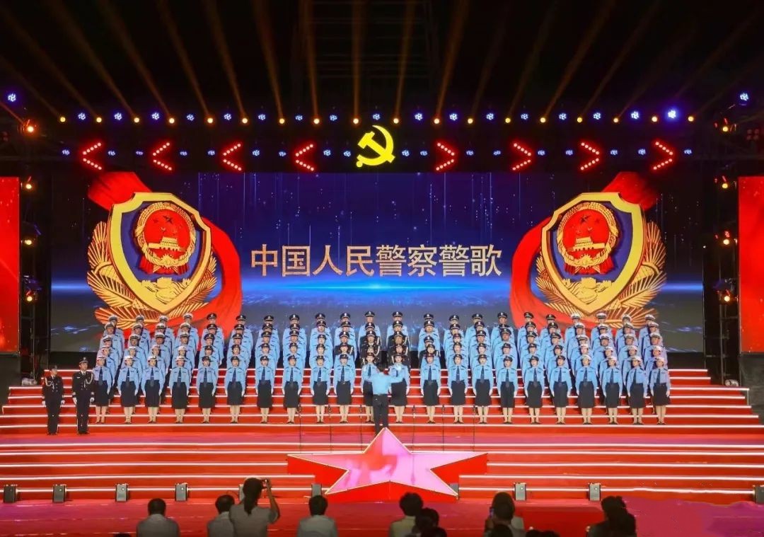 临汾翼城公安参加翼城县庆祝中国共产党成立102周年合唱汇演暨“两优一先”表彰大会