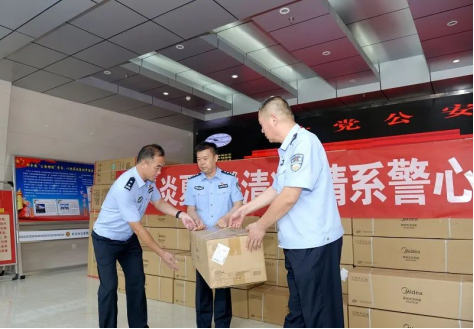 长治上党公安：炎炎夏日送清凉
