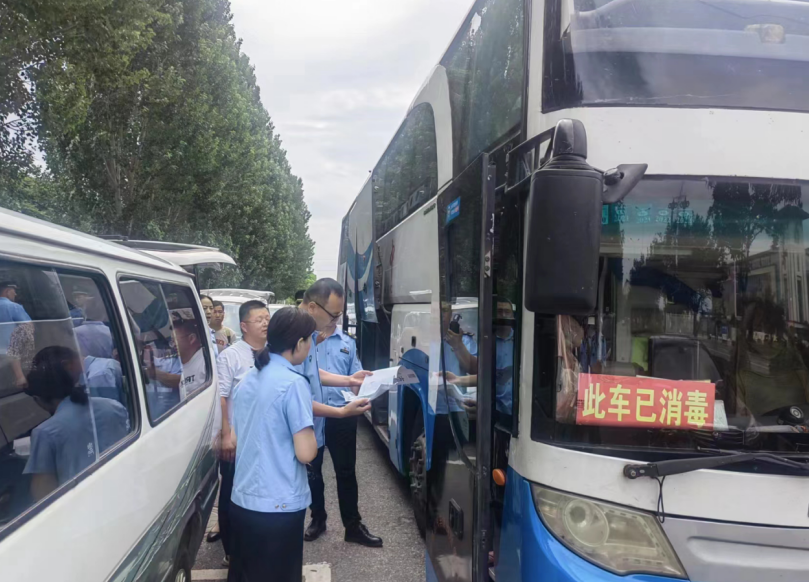 邓州市文化市场综合执法大队联合交通执法部门开展暑期旅游市场整治