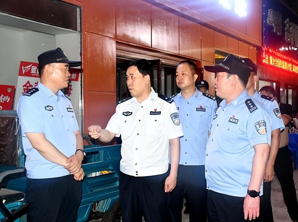 吕梁市公安局党委副书记、常务副局长闫玉斌深入临县督导检查工作