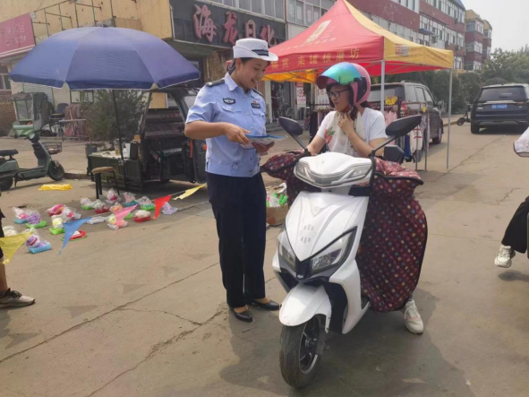 交安文艺演出进乡村  夏季宣传教育送清凉623.png