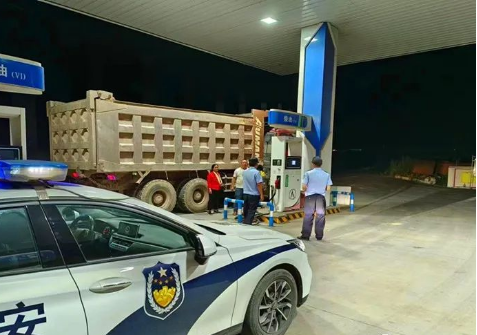 山西昔阳公安皋落派出所积极开展夏夜治安巡查宣防行动