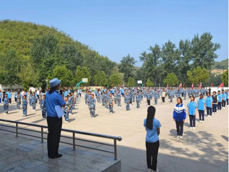 临汾各级公安交警认真组织开展秋季交通安全“开学第一课”主题宣传活动