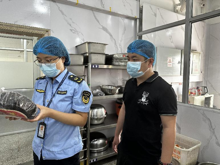 太原万柏林街道：三个“突出”抓实创卫工作