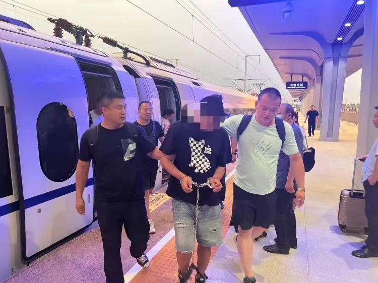 长治：波次收网，网络涉黄直播犯罪团伙覆灭！