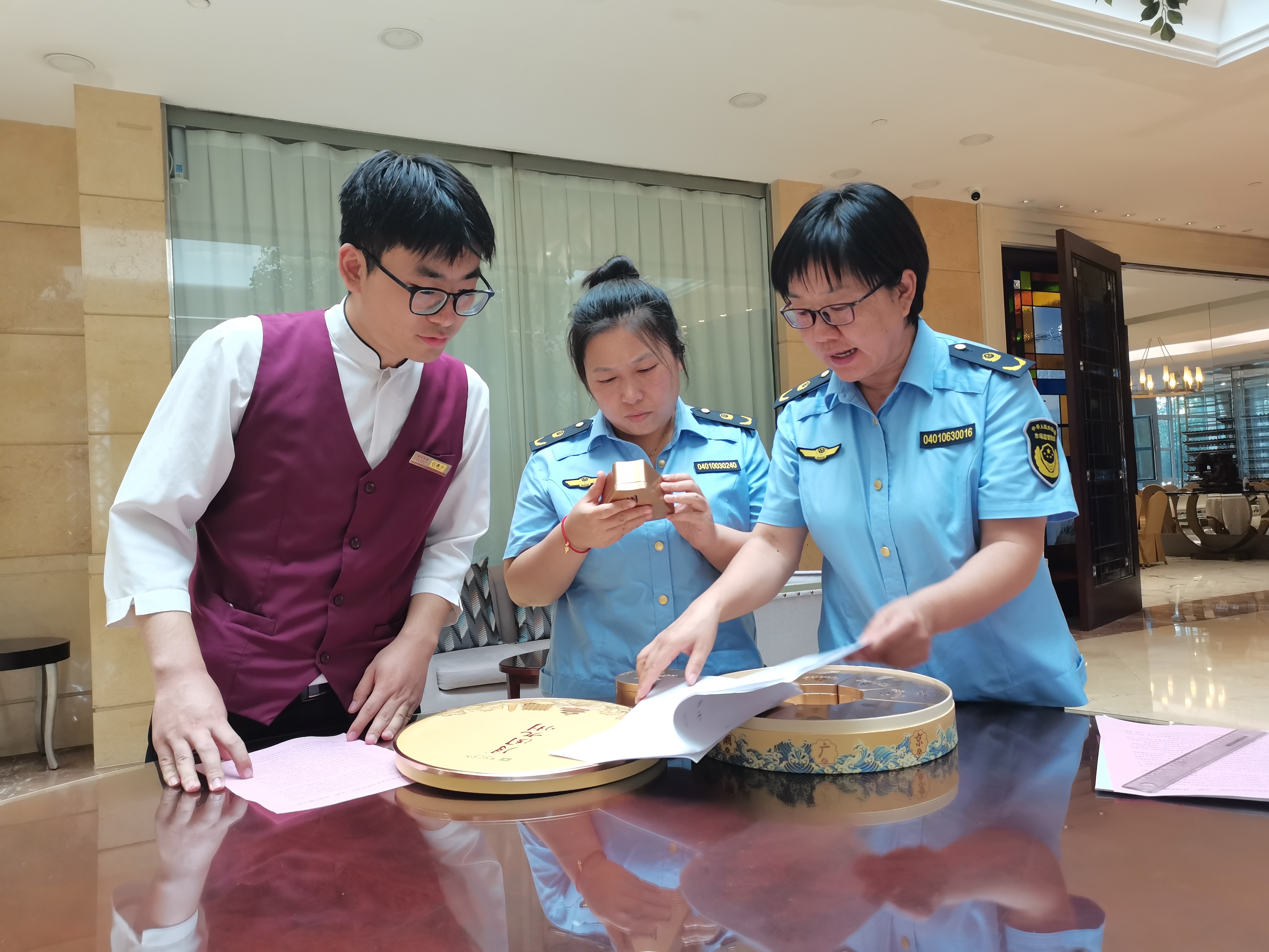 太原晋源区市场局严查商品过度包装