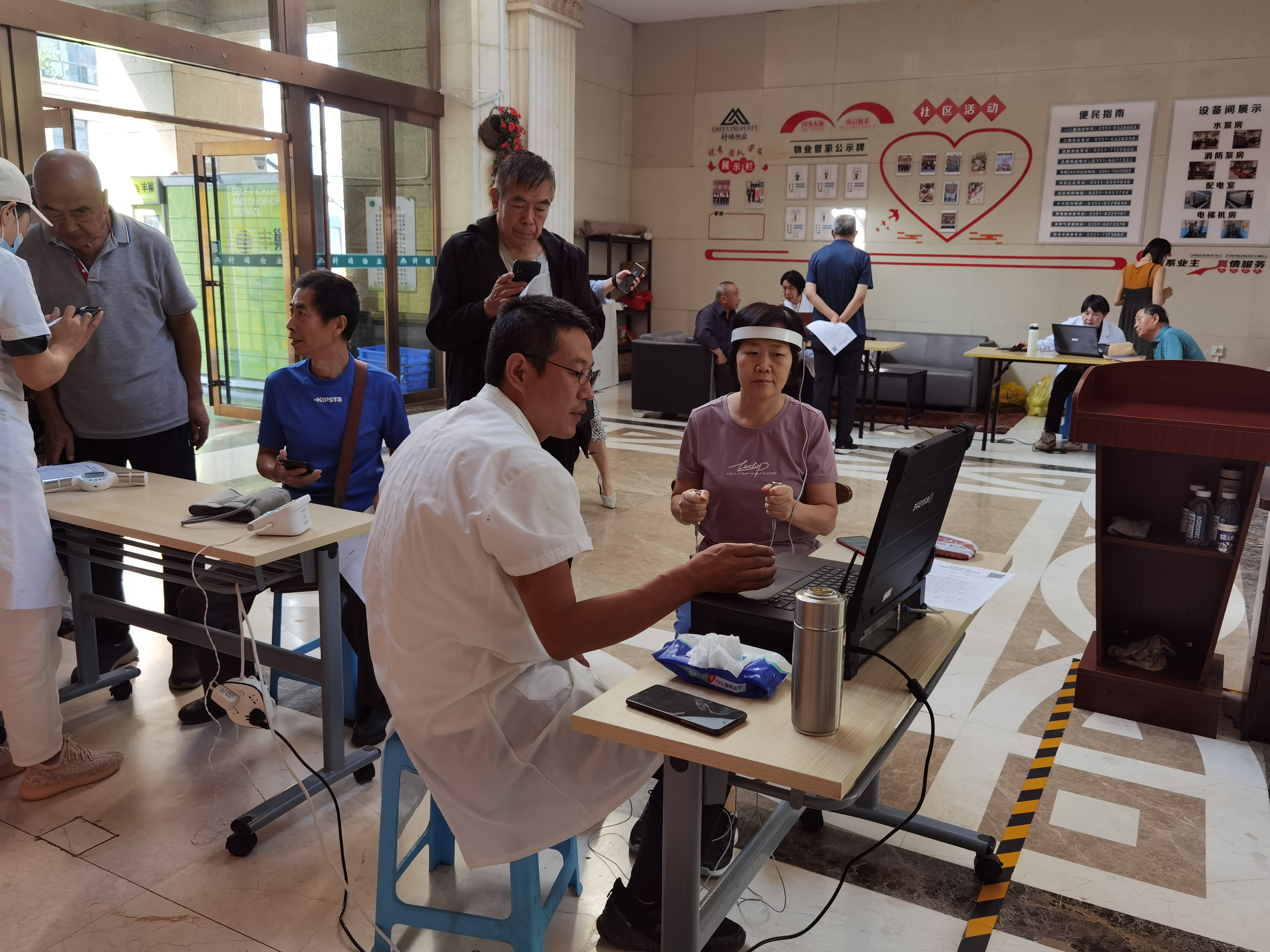 太原晋源区：健康义诊进社区  关爱居民零距离