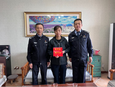 缅怀公安英烈  弘扬英烈精神——长治公安五马分局开展走访慰问公安烈士遗属活动