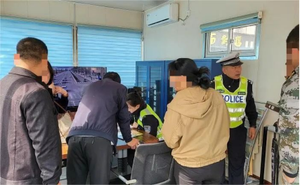 【一盔一带】太原娄烦交警持续开展不佩戴安全头盔查纠劝导行动