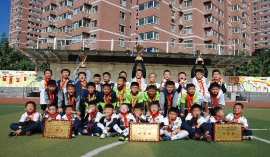 太原万柏林第二届“成长杯”校园足球分龄赛硕果累累