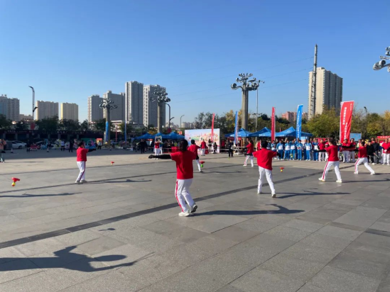 太原小店区第六届空竹艺术节邀请赛开幕