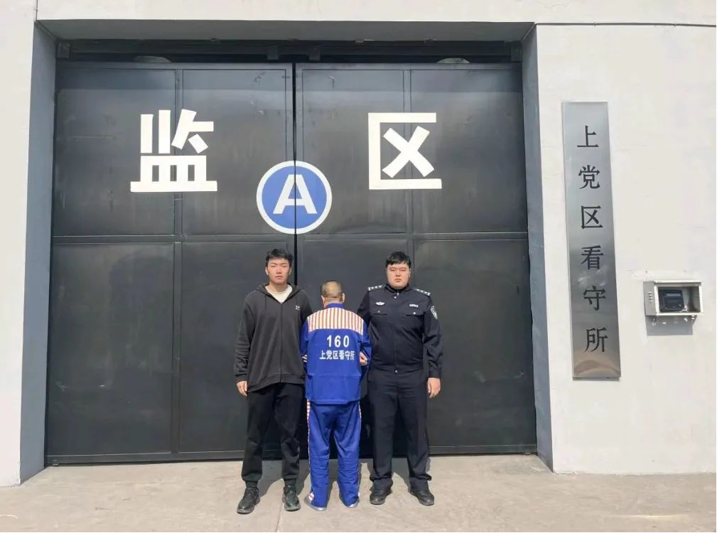 【拍案惊奇】神反转：上一秒正气爆棚  下一秒鼠窃狗偷