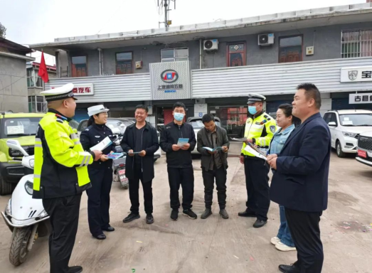 临汾公安交警走进辖区汽车销售企业开展交通安全宣传教育活动