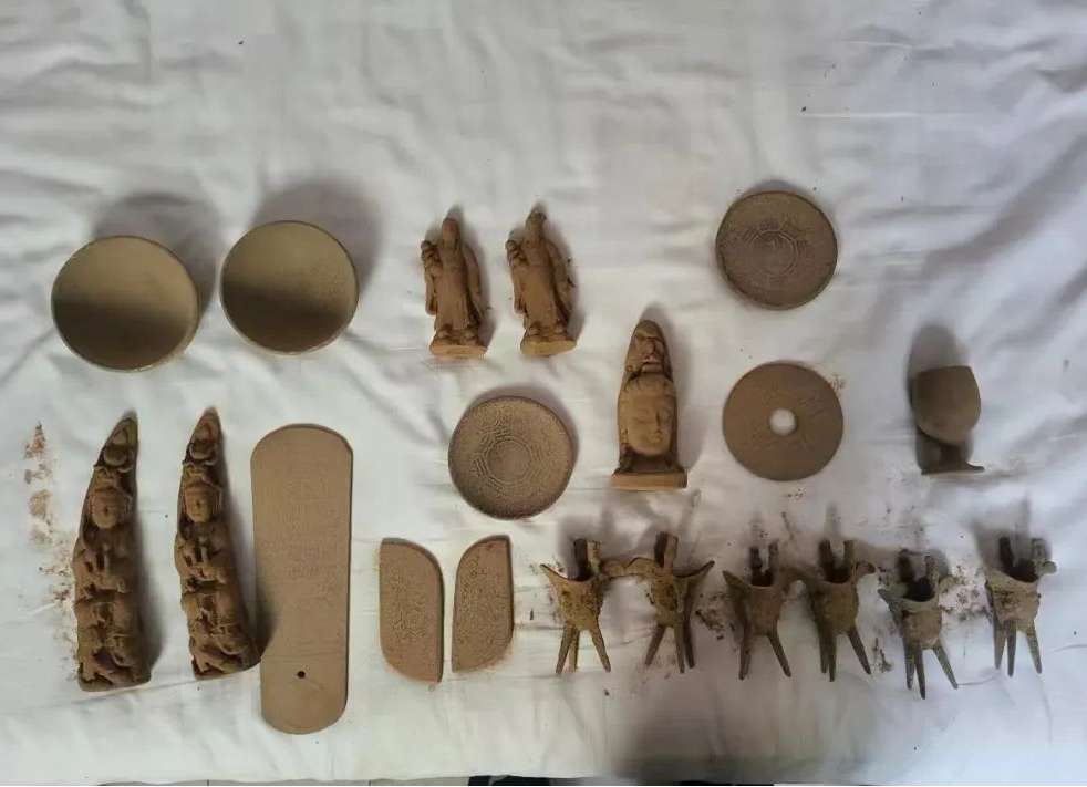 假古董！真骗子！