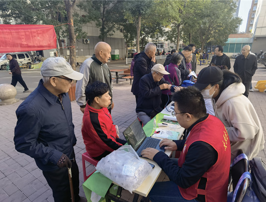太原小店区：义诊进社区  健康有“医”靠