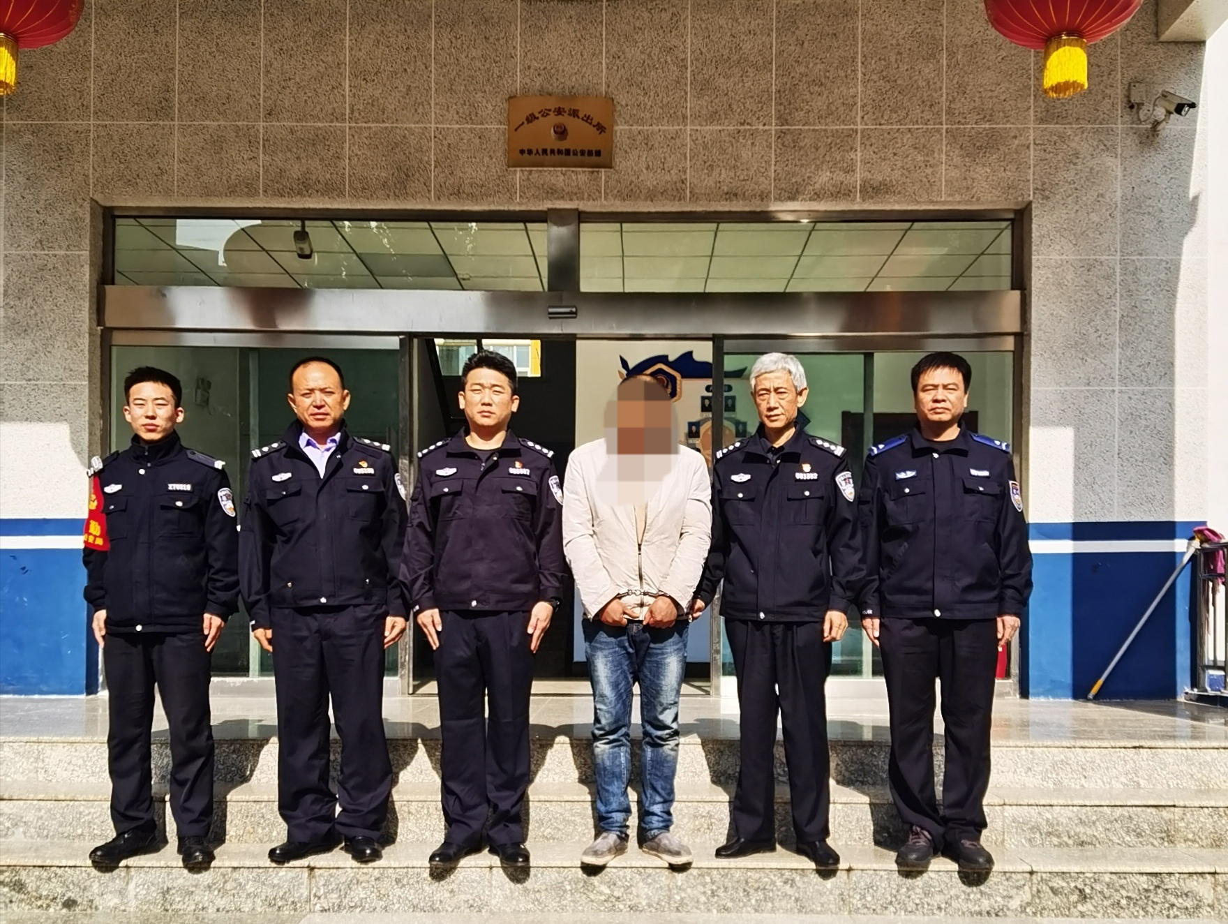 临汾尧都：铁路东派出所成功劝投两名网上逃犯