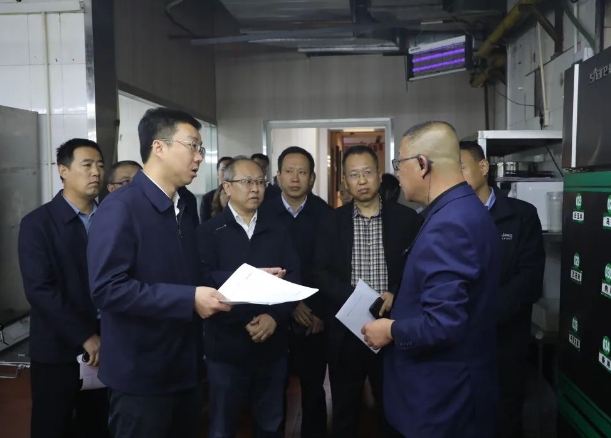 太原尖草坪区委副书记、区长张力维实地调研督导创卫工作