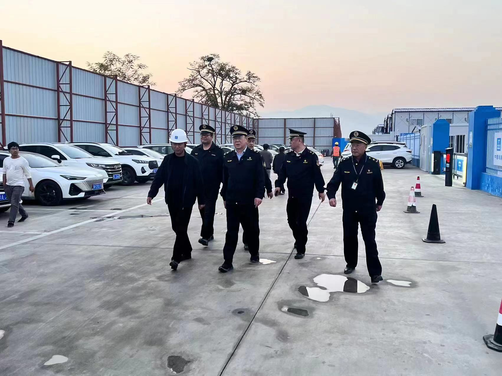 创建卫生城市，太原城管执法在行动