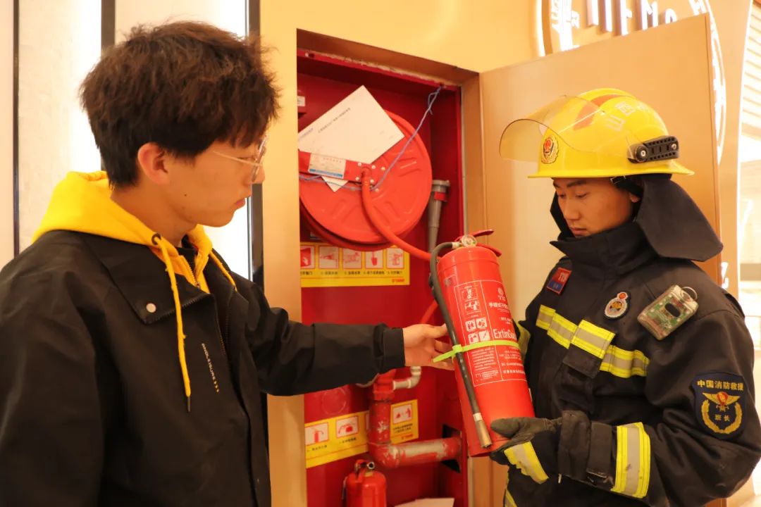 太原小店区各部门全力护航龙城万达广场开业