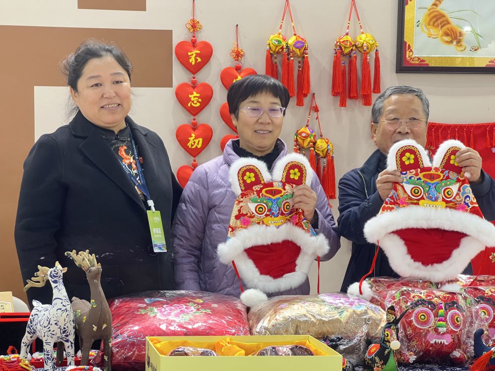 乡村行 · 看振兴 | 非遗在乡村  澎湃新动能