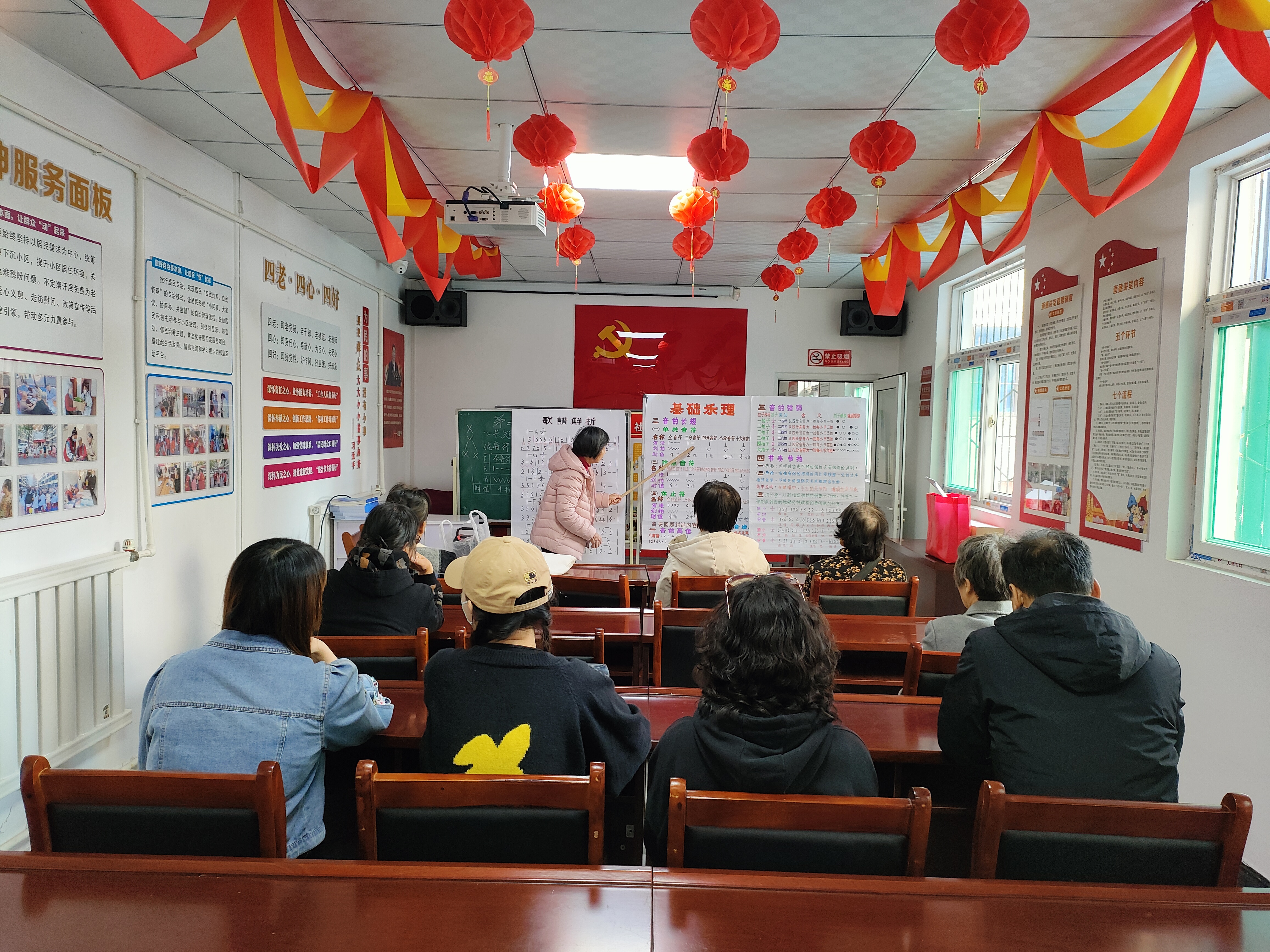 太原晋源区南三巷社区：立足岗位作贡献  和谐生活放光彩