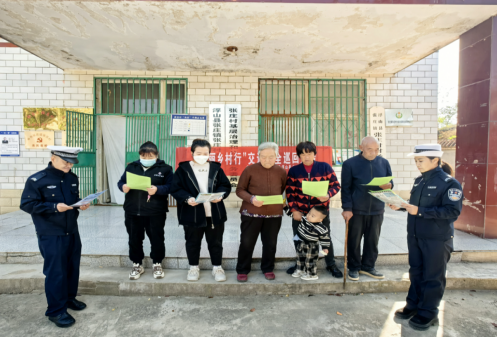 临汾公安交警持续开展“七进”交通安全宣传活动