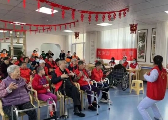 长治长子县中医院走进养老院开展“送医送药送健康”志愿服务活动