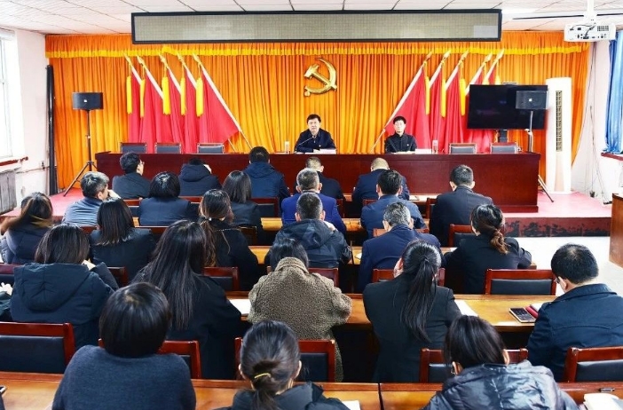 忻州市委常委、代县县委书记崔峥岭在峨口镇讲授专题党课