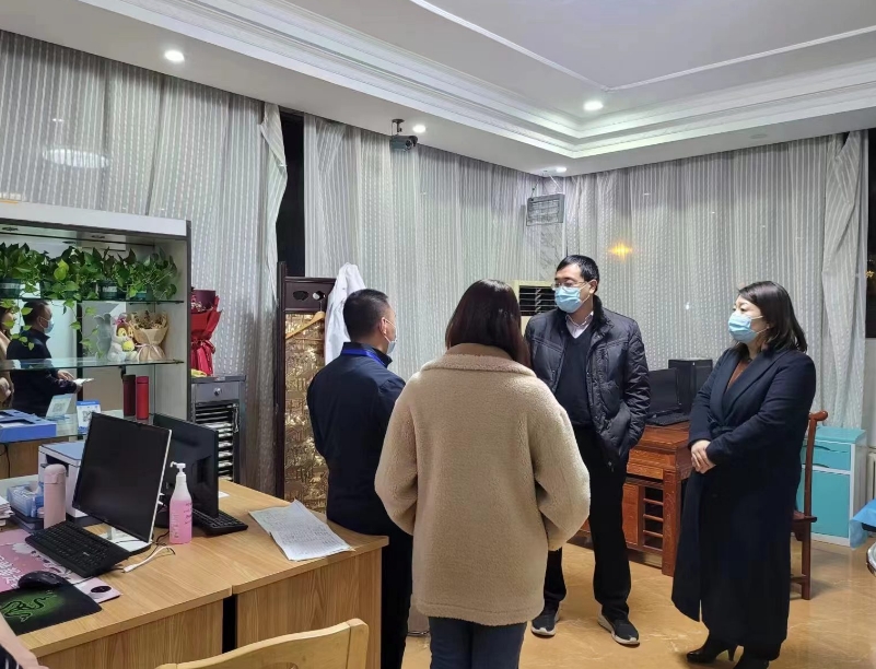 太原晋源区：夜间突击查“挂床”打击骗保不手软