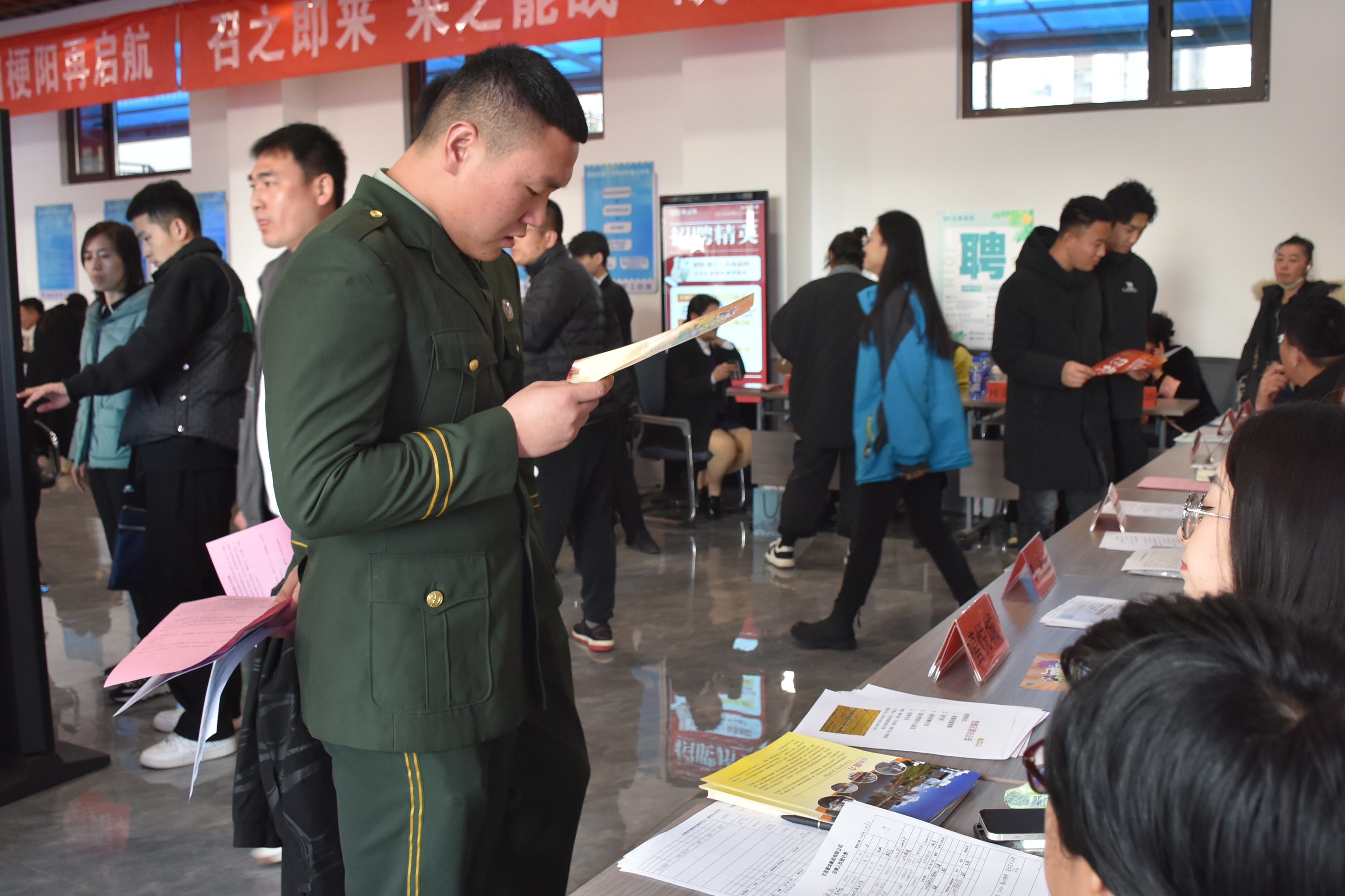 太原晋源区与清徐县联合举办“清晋之好”退役军人及家属专场招聘会