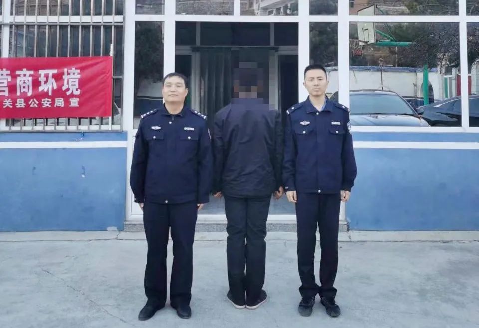 长治壶关公安：石坡派出所成功规劝一名网上在逃人员投案自首