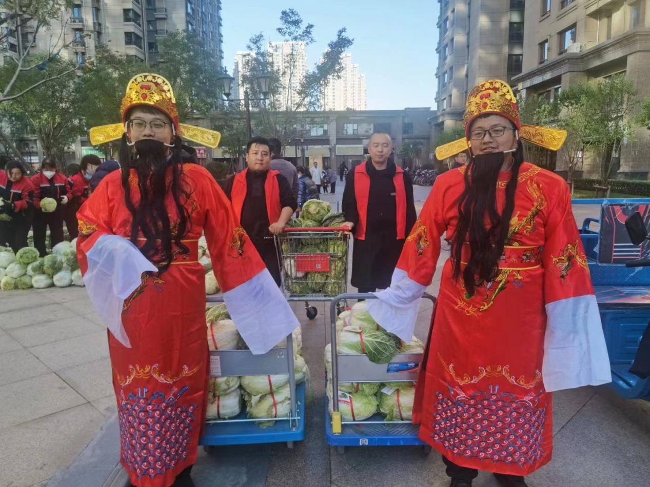 太原万柏林区：15吨白菜免费送  真情服务暖民心