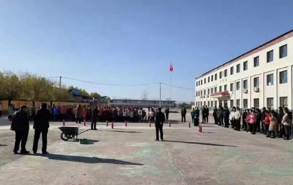 临汾洪洞县公安局联合淹底乡政府、消防救援大队开展消防安全培训和应急处突演练