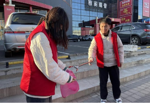 太原晋祠路社区开展“青春助力  共享文明”创城志愿活动