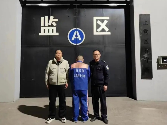 【引以为戒】这是咋了？“酒蒙子”获赠“银手镯”