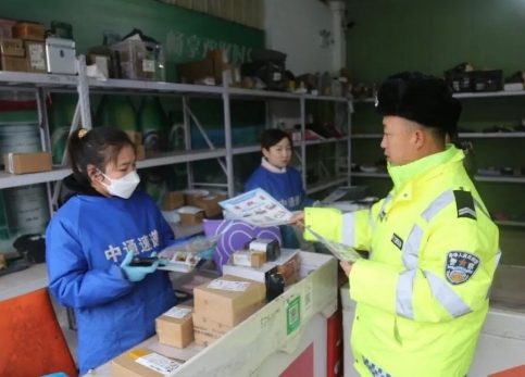 临汾公安交警走进辖区快递运输企业开展交通安全警示教育活动