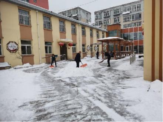太原万柏林区民政局积极做好特困人员供养机构极端降雪天气防范应对工作
