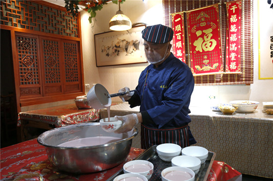 太原晋源区：猪血灌肠  非遗美食凛冽飘香