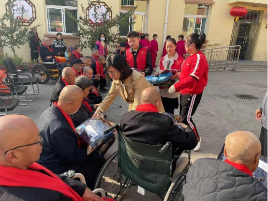 太原万柏林区西铭敬老院用足“四心”，确保在院特困人员安全温暖过冬