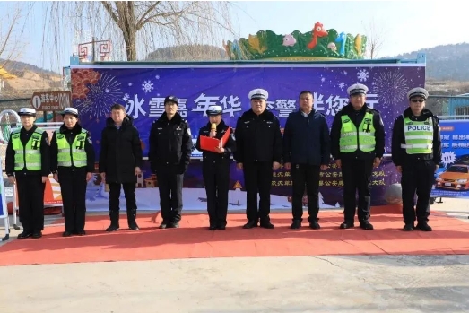 临汾公安交警走进辖区农村开展“美丽乡村行”交通安全主题宣传活动