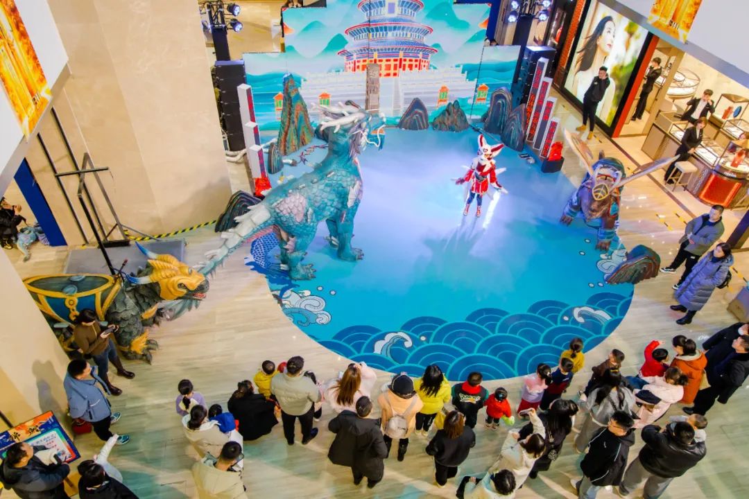 太原小店区七大商圈“花式”迎新 拉满“跨年仪式感”