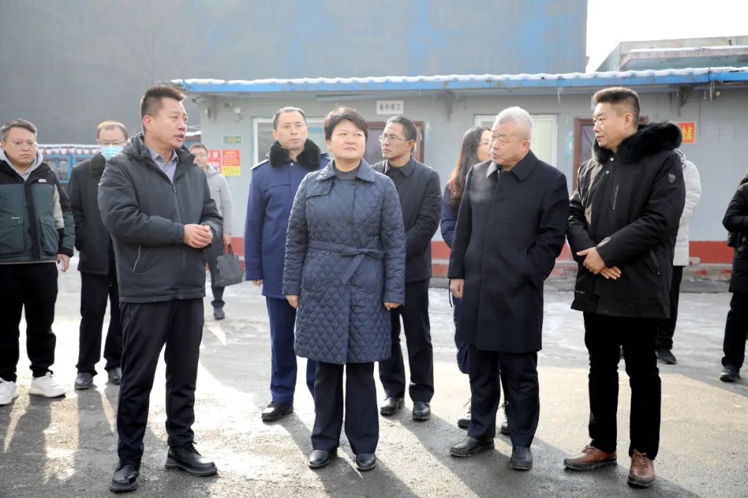 太原尖草坪区区委书记、中北高新区党工委书记刘锦春检查节前安全生产和市场保供工作
