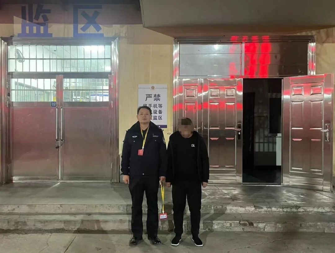 res01_attpic_brief.jpg res01_attpic_brief.jpg