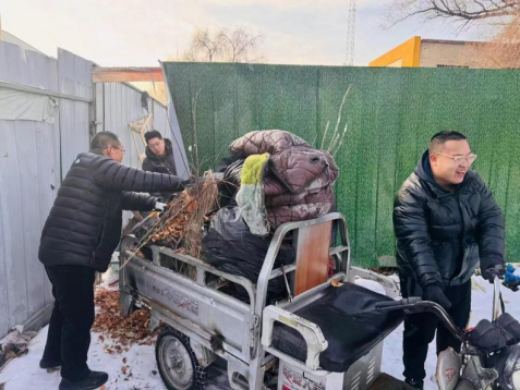 太原万柏林街道：清理河道垃圾　共创宜居环境志愿服务活动