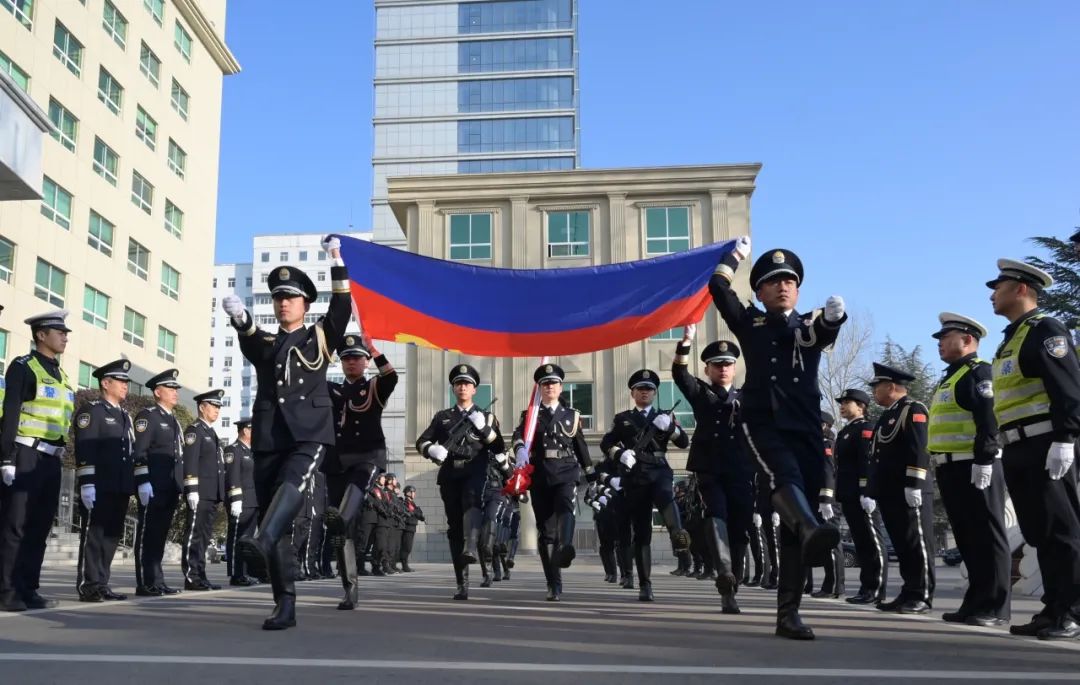 【110警察节】长治市公安局举行第四个人民警察节升旗仪式