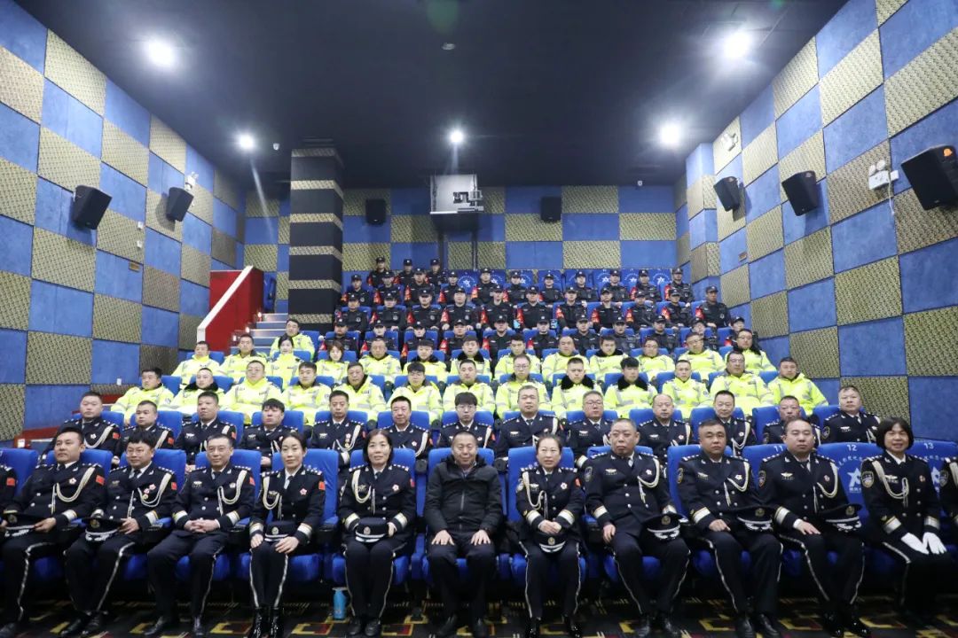 “初心不改   使命如炬 ”临汾洪洞县公安局组织观看电影《三大队》