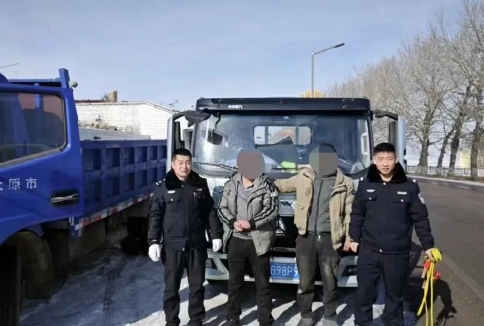 “警”色暖人心——忻州五寨公安暖心救助货车司机