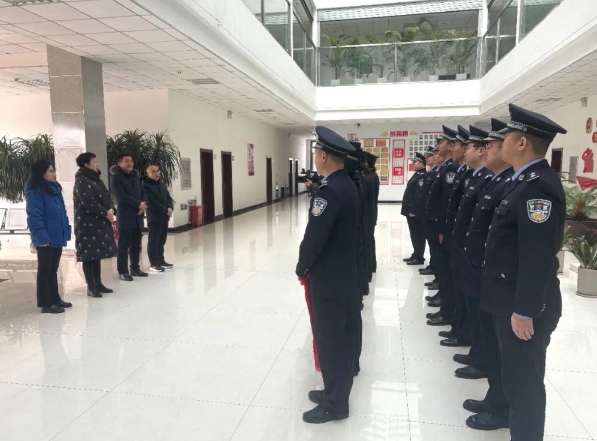 长治黎城县领导深入县公安局开展春节走访慰问